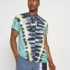 Mennace KINGSTON REGULAR - Print T-shirt - Multi -Mennace Shop Online 001237f2f97f4c75bd667c5dfa7d44a1