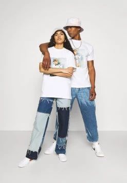 Mennace BURNING PALM TREE REGULAR UNISEX - Print T-shirt - White 11 Mennace BURNING PALM TREE REGULAR UNISEX - Print T-shirt - White -Mennace Shop Online 0689509a9e734fb28f167c49a4bdaaff