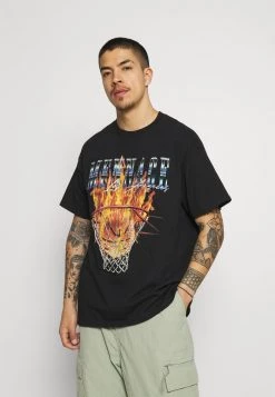Mennace BURNING HOOP - Print T-shirt - Black