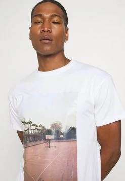 Mennace COURTSIDE BASKETBALL REGULAR - Print T-shirt - White -Mennace Shop Online 1fc3e5f15cd84d1b9c8f1d0e2e8ca589