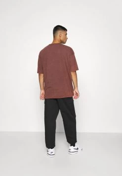 Mennace Basic T-shirt - Brown -Mennace Shop Online 3d9d96160e284df489d14c616495e6f5