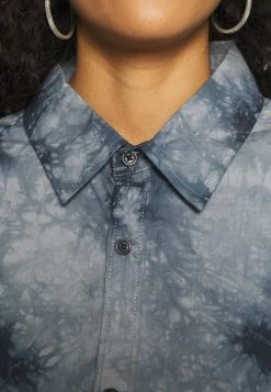 Mennace AFTERMATH UNISEX - Button-down Blouse - Grey -Mennace Shop Online 47ee02940b384141948a2184280ec770