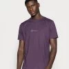 Mennace ESSENTIAL SIG UNISEX - Basic T-shirt - Purple -Mennace Shop Online 4ae82e25fd044dac8c9cf3dac5734e07