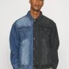 Mennace SPLICED TRUCKER JACKET - Denim Jacket - Blue