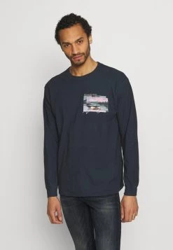 Mennace TAIL LIGHT - Long Sleeved Top - Washed Black