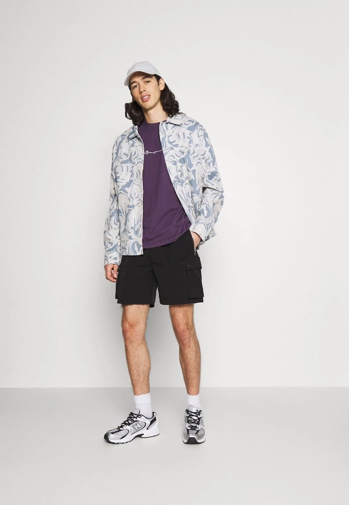 Mennace ESSENTIAL REGULAR UNISEX - Print T-shirt - Purple 4 Mennace ESSENTIAL REGULAR UNISEX - Print T-shirt - Purple - Image 2