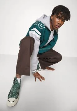 MENNACE TEAM HOODED BOMBER - Bomber Jacket - Green -Mennace Shop Online 8e2f5713613f48d4a6da5e115dcac354