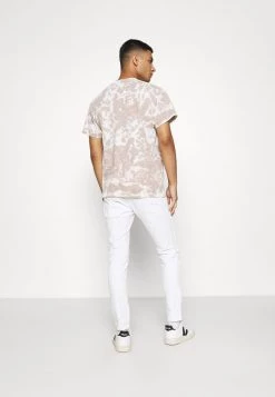 Mennace TIE DYE ROSEBOWL REALITY REGULAR - Print T-shirt - Tan -Mennace Shop Online 8e69f0a5b3ec46be9c2f295af6629f4a