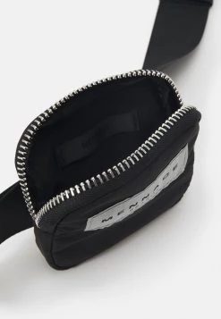 Mennace ON THE RUN BELT BAG UNISEX - Bum Bag - Black -Mennace Shop Online 92d43c4bfff2442791fcef70deeb182f