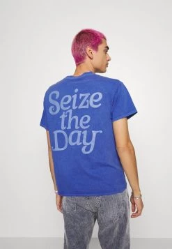 Mennace SEIZE THE DAY - Print T-shirt - Blue