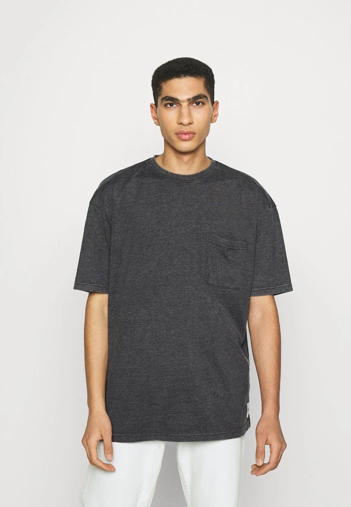 Mennace RECLAIM OVERSIZED POCKET TEE UNISEX - Basic T-shirt - Washed Black 3 Mennace RECLAIM OVERSIZED POCKET TEE UNISEX - Basic T-shirt - Washed Black