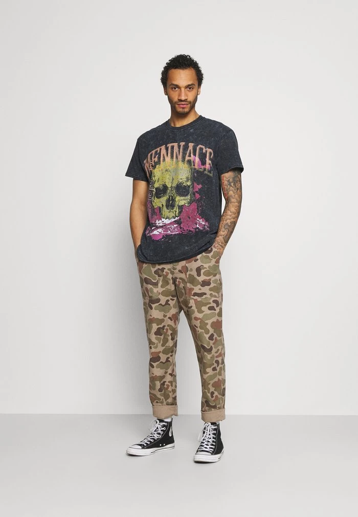 MENNACE CHEMICAL FLAME SKULL - Print T-shirt - Black 4 MENNACE CHEMICAL FLAME SKULL - Print T-shirt - Black - Image 2