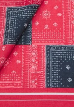Mennace PATCHWORK PAISLEY BANDANA UNISEX - Foulard - Red -Mennace Shop Online a6764e83bb0a43689f9a2a6445350eb8