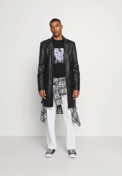 MENNACE SEASON 21 CAR REGULAR - Print T-shirt - Black -Mennace Shop Online ad7fa568add74225a7ae69f5cf938571