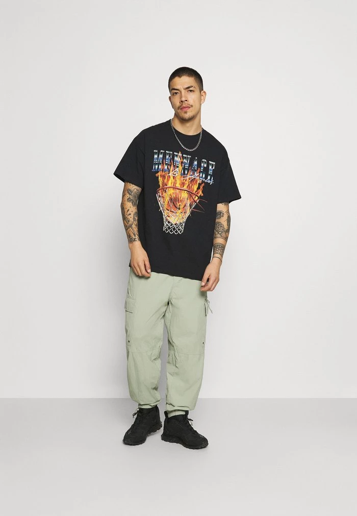 Mennace BURNING HOOP - Print T-shirt - Black 4 Mennace BURNING HOOP - Print T-shirt - Black - Image 2