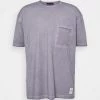 Mennace RECLAIM WASHED POCKET TEE UNISEX - Basic T-shirt - Charcoal