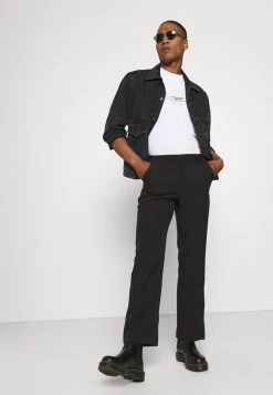 Mennace ON THE RUN STRAIGHT LEG TAILORED TROUSER - Trousers - Black -Mennace Shop Online cc45d5565bcd497ab65a4bf62317d3ec