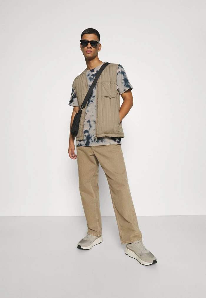 Mennace ROSEBOWL TIE DYE REGULAR - Print T-shirt - Multi 4 Mennace ROSEBOWL TIE DYE REGULAR - Print T-shirt - Multi - Image 2