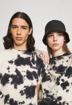 Mennace Print T-shirt - White -Mennace Shop Online dc8064b0efbc4d2786cc2b1b732418ba