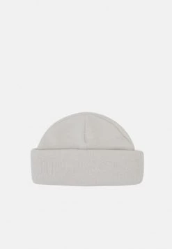 Mennace MINI ROLL BEANIE WITH TAB UNISEX - Beanie - Off White -Mennace Shop Online df0f43aada3b42c3ae11833ff0684f36