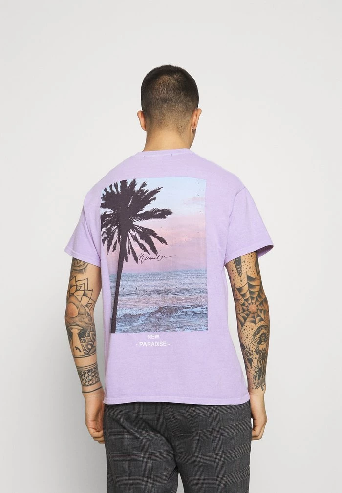 Mennace NEW PARADISE REGULAR - Print T-shirt - Purple 3 Mennace NEW PARADISE REGULAR - Print T-shirt - Purple