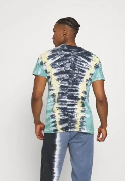 Mennace KINGSTON REGULAR - Print T-shirt - Multi -Mennace Shop Online fed9d0fd89224606aac1eb74bf255328